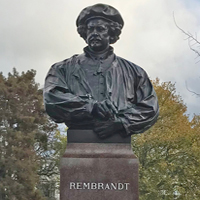 Rembrandt-monument-in-Leiden-South-Holland