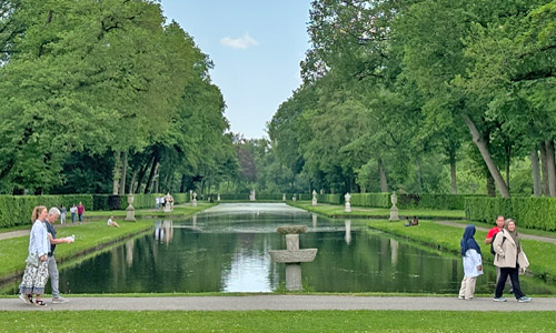 De Haar castle Roman garden Utrecht