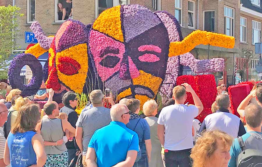 10 best Dutch flower parades - BloemenCorso Bollenstreek Netherlands