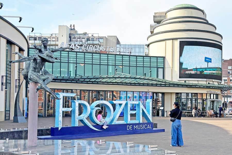 Netherlands plays and musicals - Frozen at Circustheater in The Hague Scheveningen
